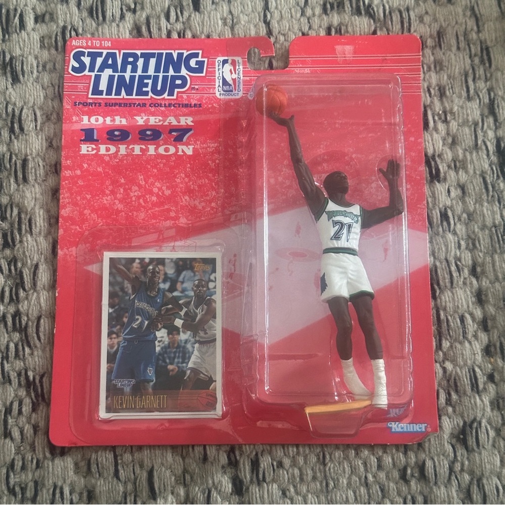 NIP Vintage 1997 Starting Lineup Kevin Garnett Timberwolves Action Figure Card